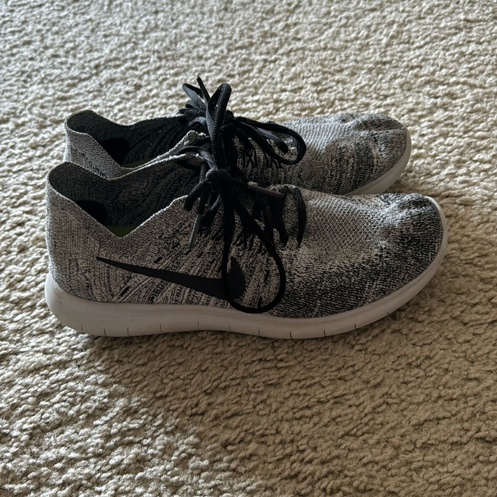 Women’s Nike Free Run Flyknit Shoes